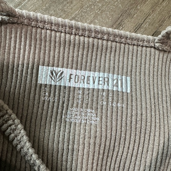 Bundle of 3 Ribbed Crop Tank Tops Size Small - Picture 8 of 11